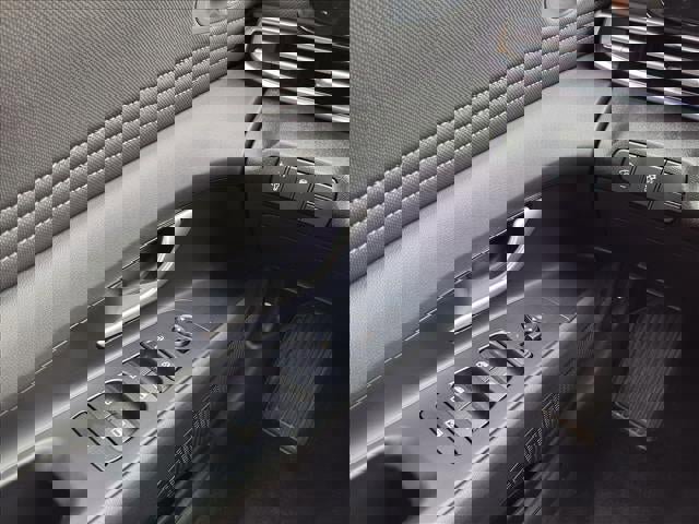 Certified 2025 Hyundai Elantra SEL image 23