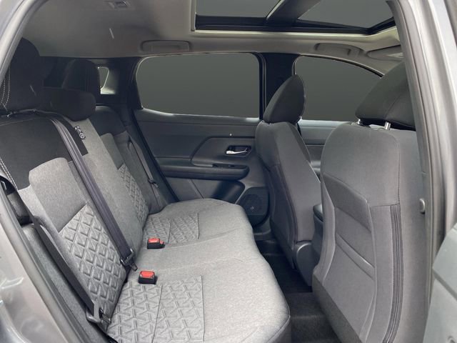 New 2026 Nissan Kicks SV w/ SV Premium Package image 31