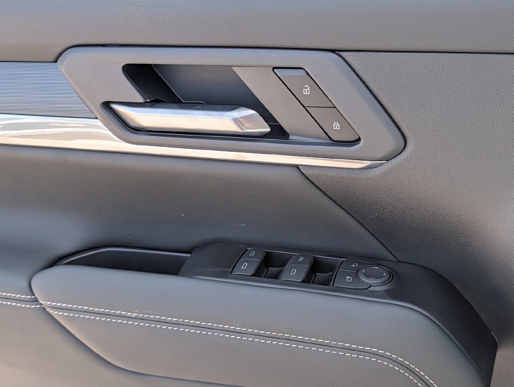 New 2027 GMC Terrain Elevation w/ Elevation Premium Package FWD image 24
