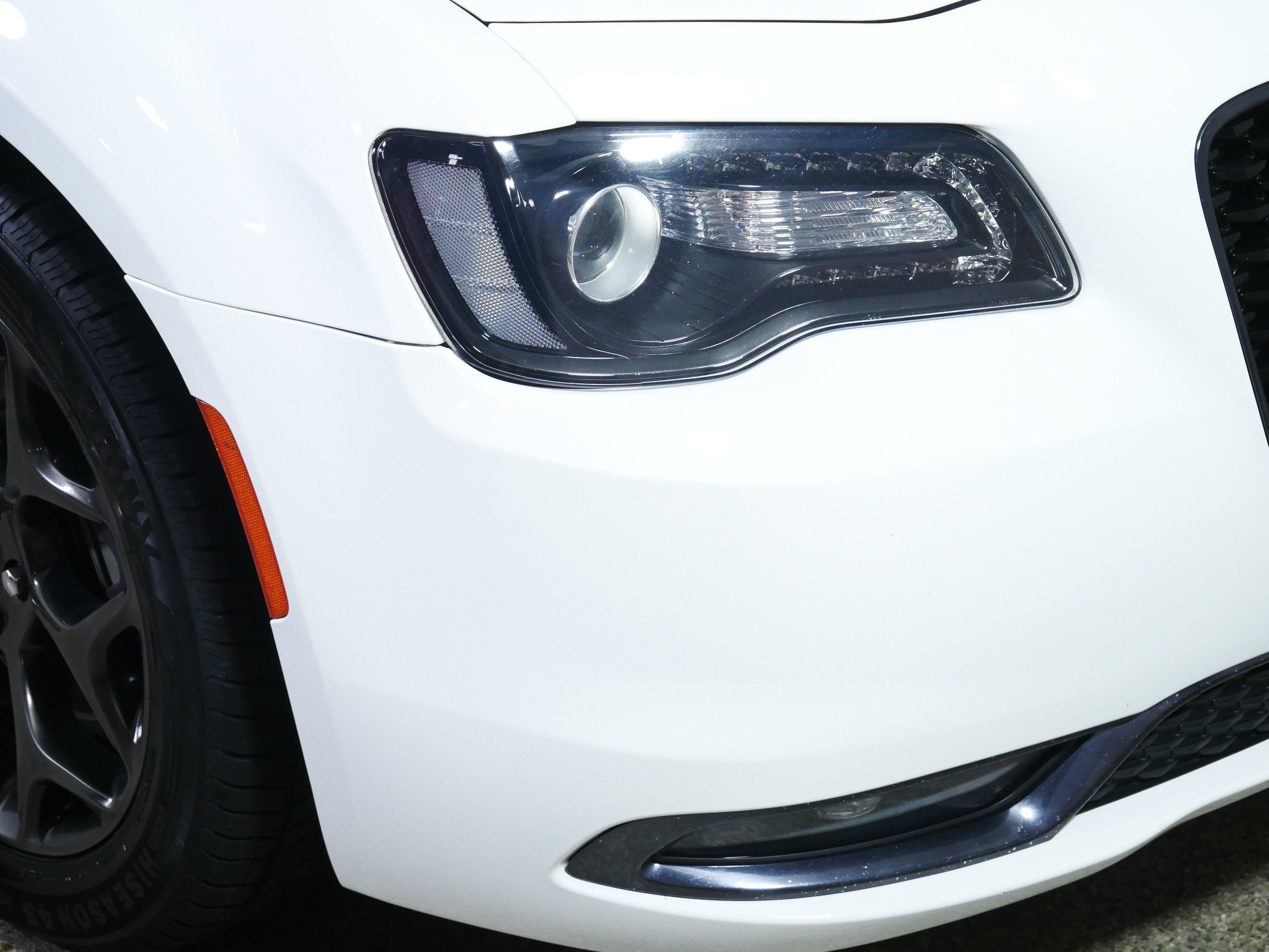 Used 2018 Chrysler 300 S AWD/4WD image 16