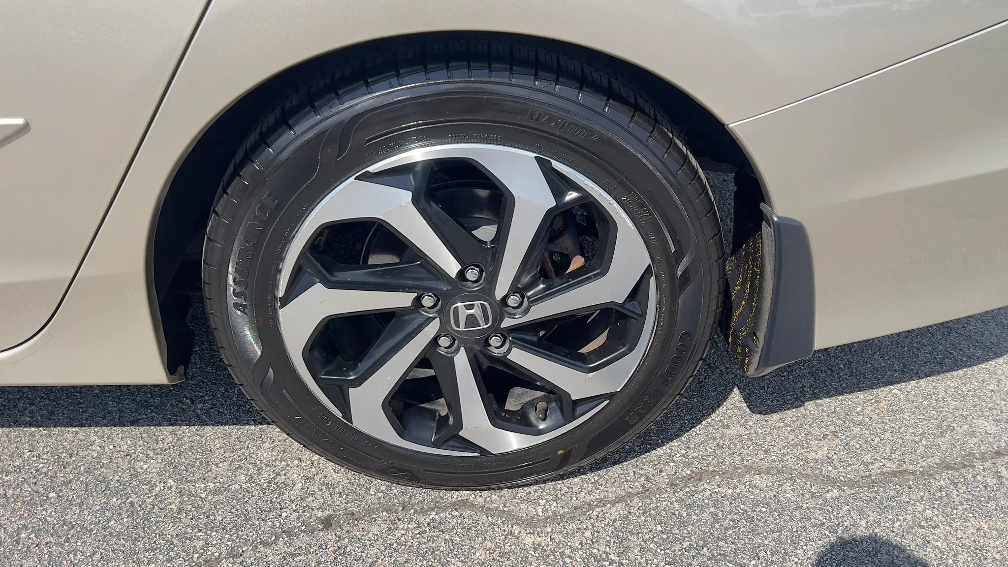 Used 2016 Honda Accord EX-L image 10