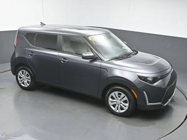 Used 2025 Kia Soul LX FWD image 40