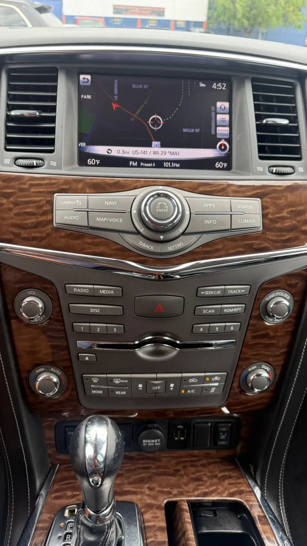 Used 2018 Nissan Armada SL w/ Moonroof Package AWD/4WD image 18