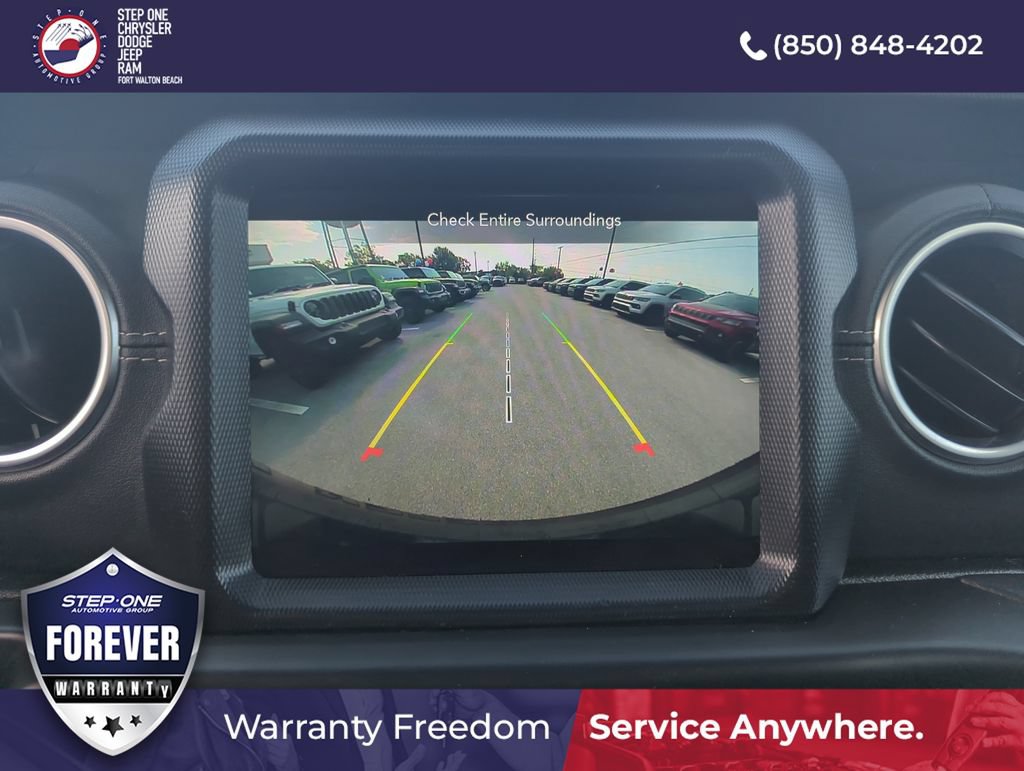 Used 2022 Jeep Wrangler Unlimited Sahara w/ Cold Weather Group AWD/4WD image 25