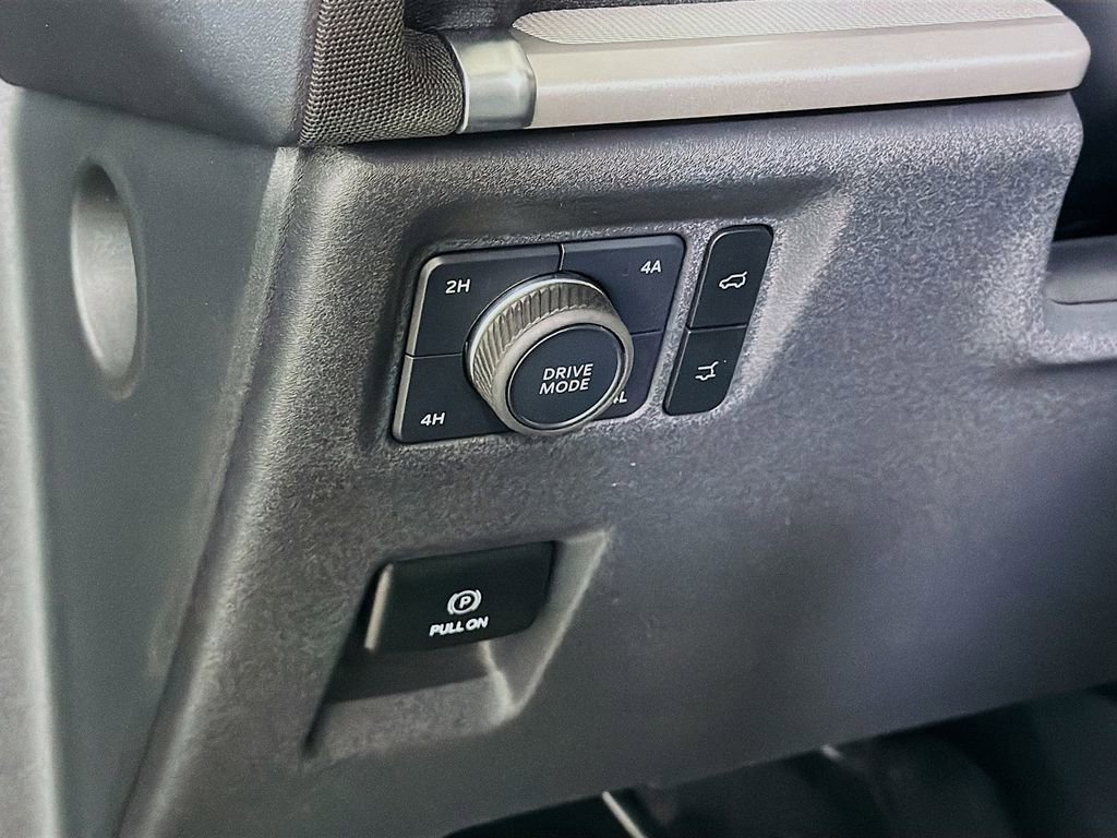 Used 2025 Ford Expedition Max Active AWD/4WD image 12