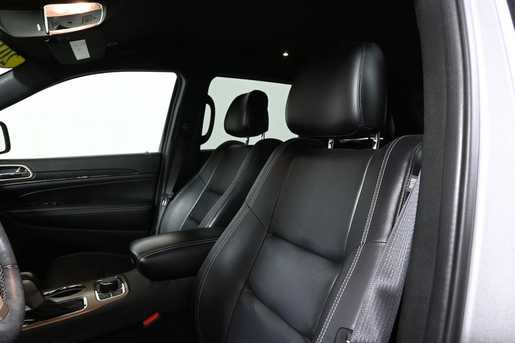 Used 2017 Jeep Grand Cherokee Limited AWD/4WD image 16