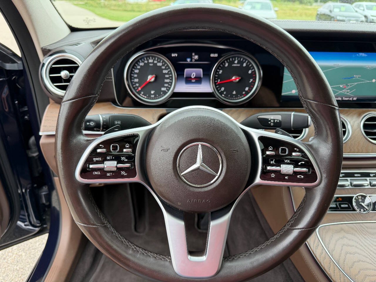 Used 2019 Mercedes-Benz E 300 4MATIC image 9