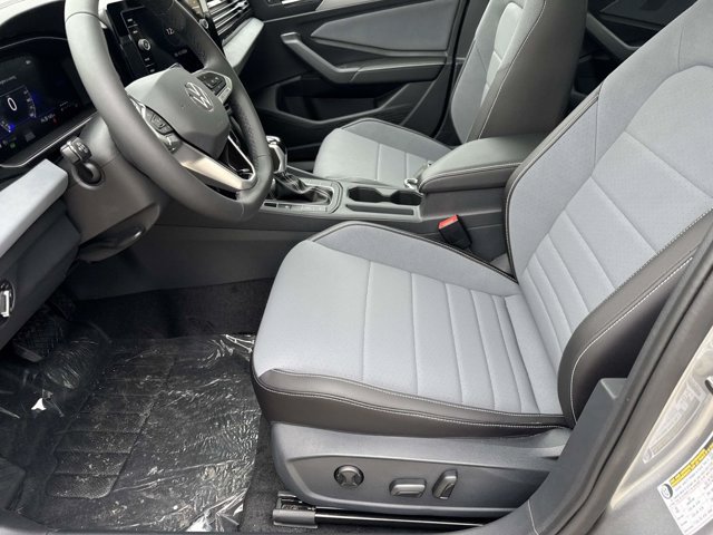 New 2026 Volkswagen Jetta SE FWD image 14