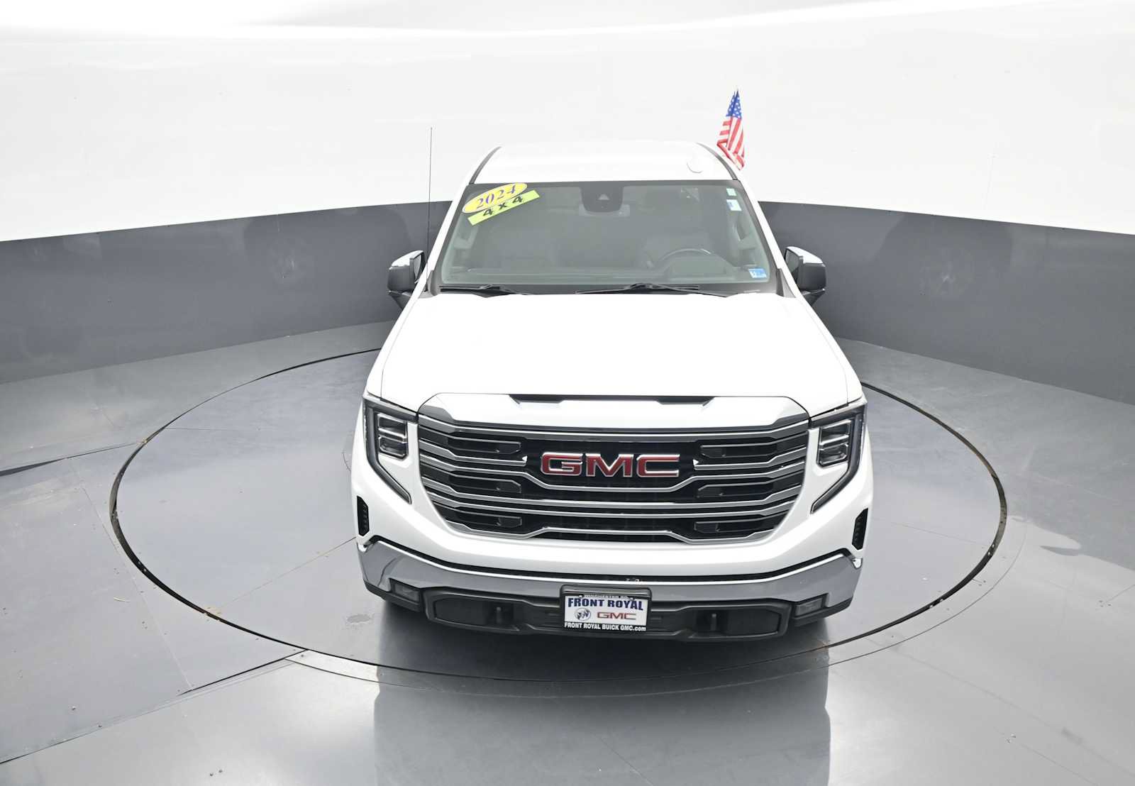 Used 2024 GMC Sierra 1500 SLT AWD/4WD image 12