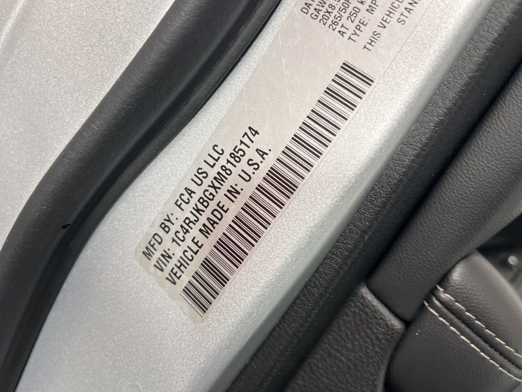 Used 2021 Jeep Grand Cherokee L Limited AWD/4WD image 37