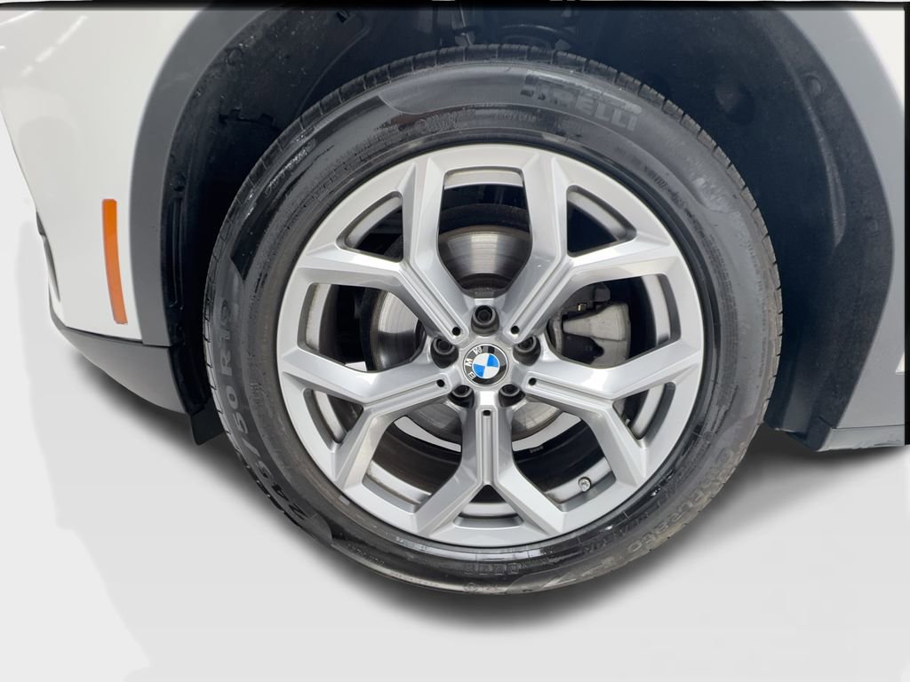 Used 2025 BMW X4 xDrive30i image 13