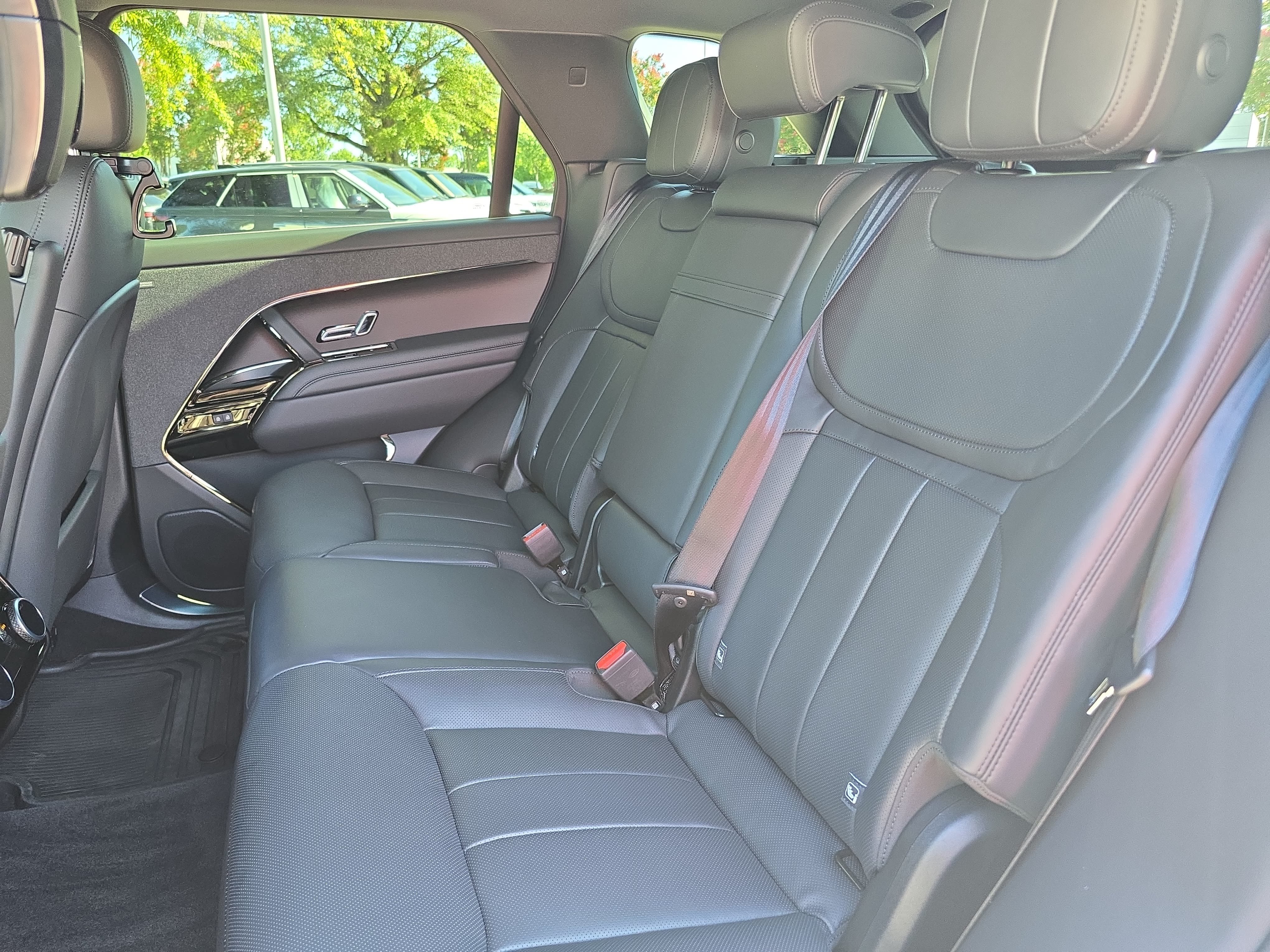 Used 2026 Land Rover Range Rover Sport Dynamic SE AWD/4WD image 14