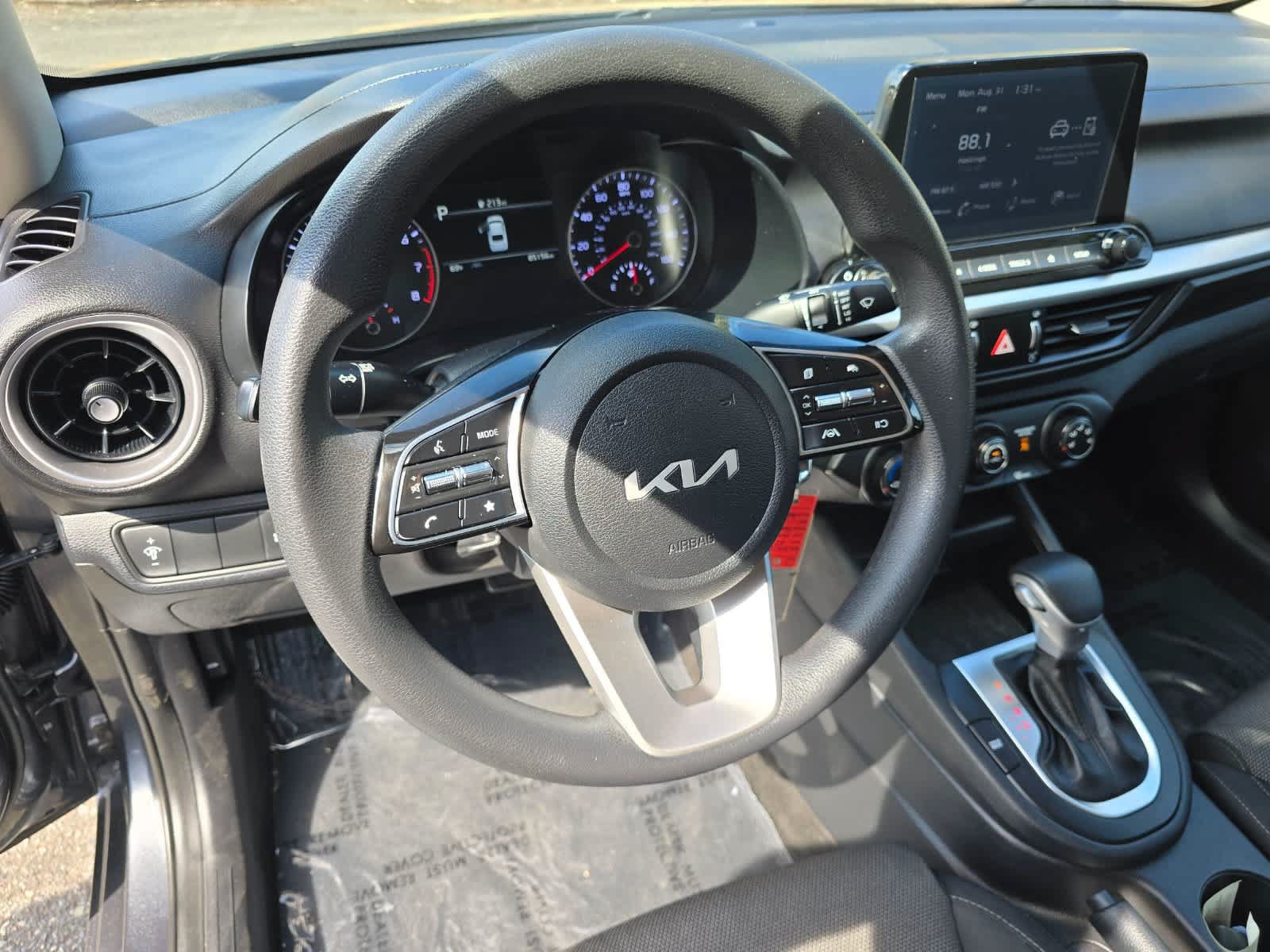 Used 2022 Kia Forte LXS FWD image 2
