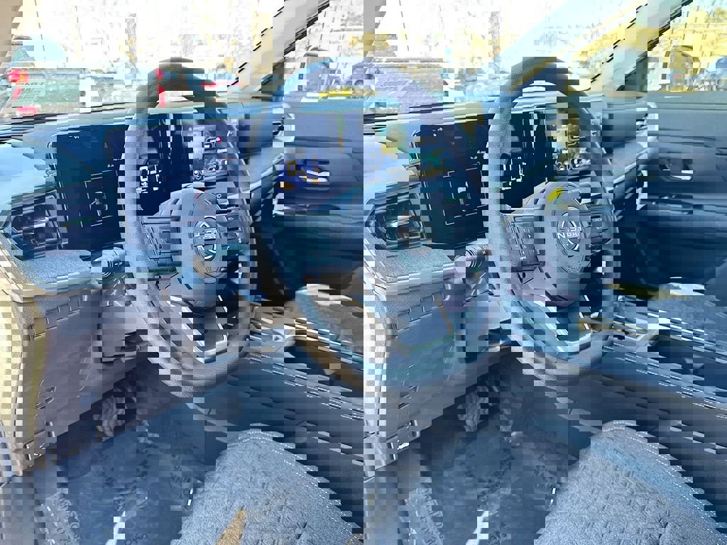 Used 2025 Nissan Kicks SV image 20