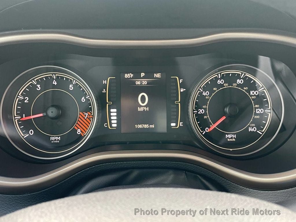 Used 2014 Jeep Cherokee Latitude FWD image 22
