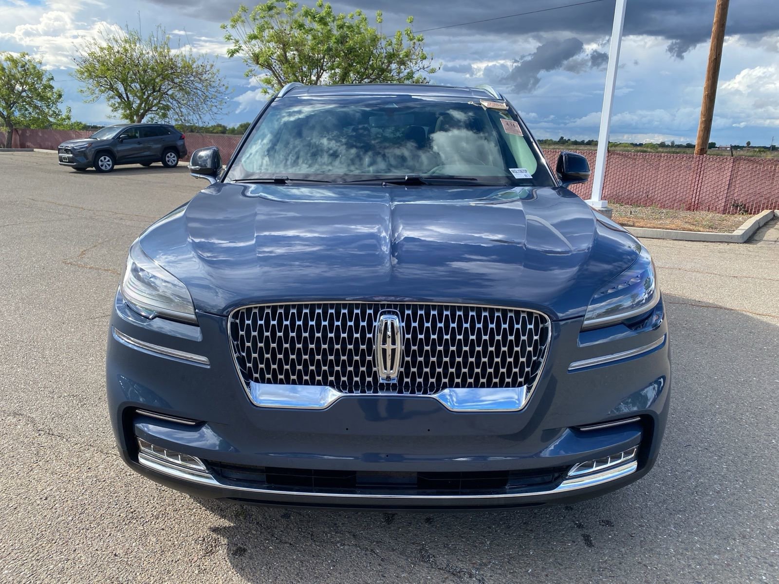 Used 2021 Lincoln Aviator Reserve image 2