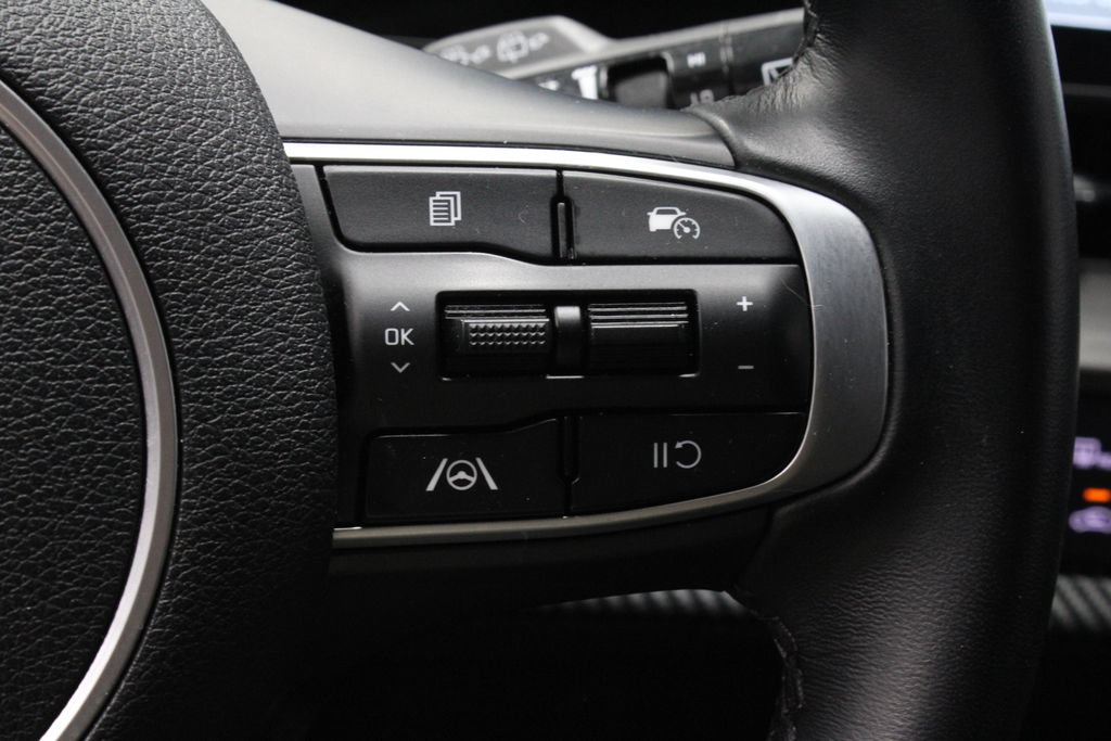 Used 2024 Kia Sportage EX AWD/4WD image 28