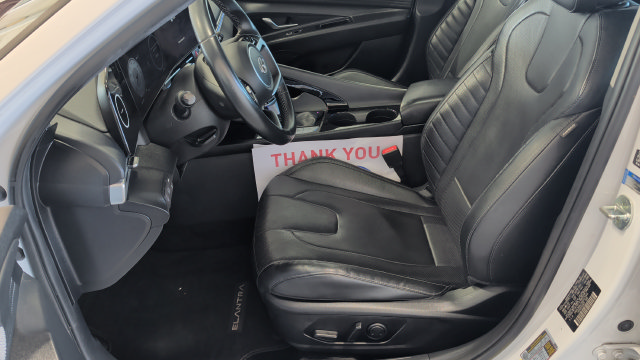 Used 2022 Hyundai Elantra Limited FWD image 9