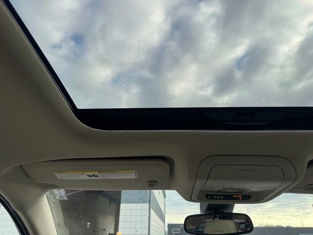 Used 2018 GMC Acadia Denali image 17