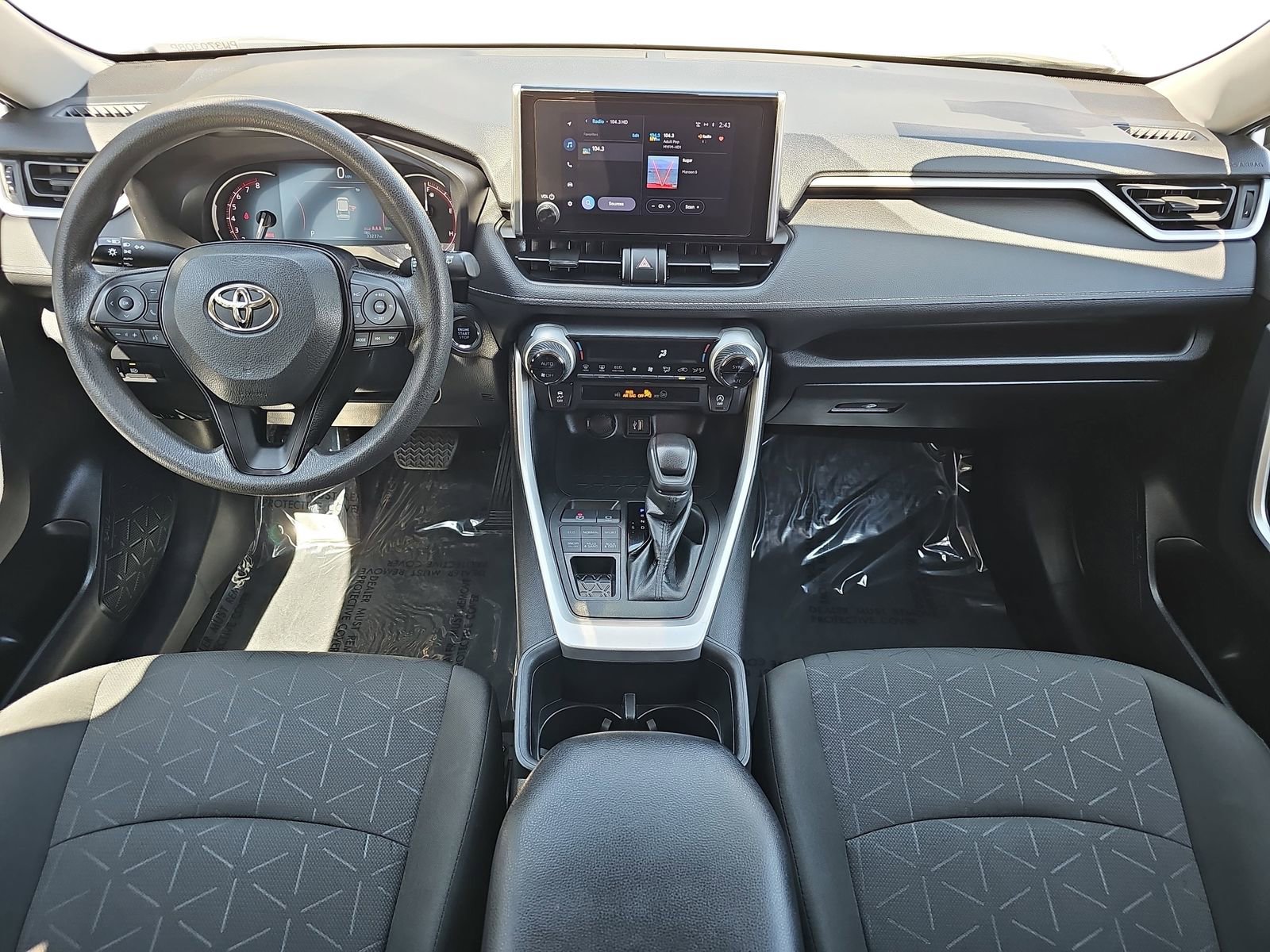 Used 2023 Toyota RAV4 XLE AWD/4WD image 9