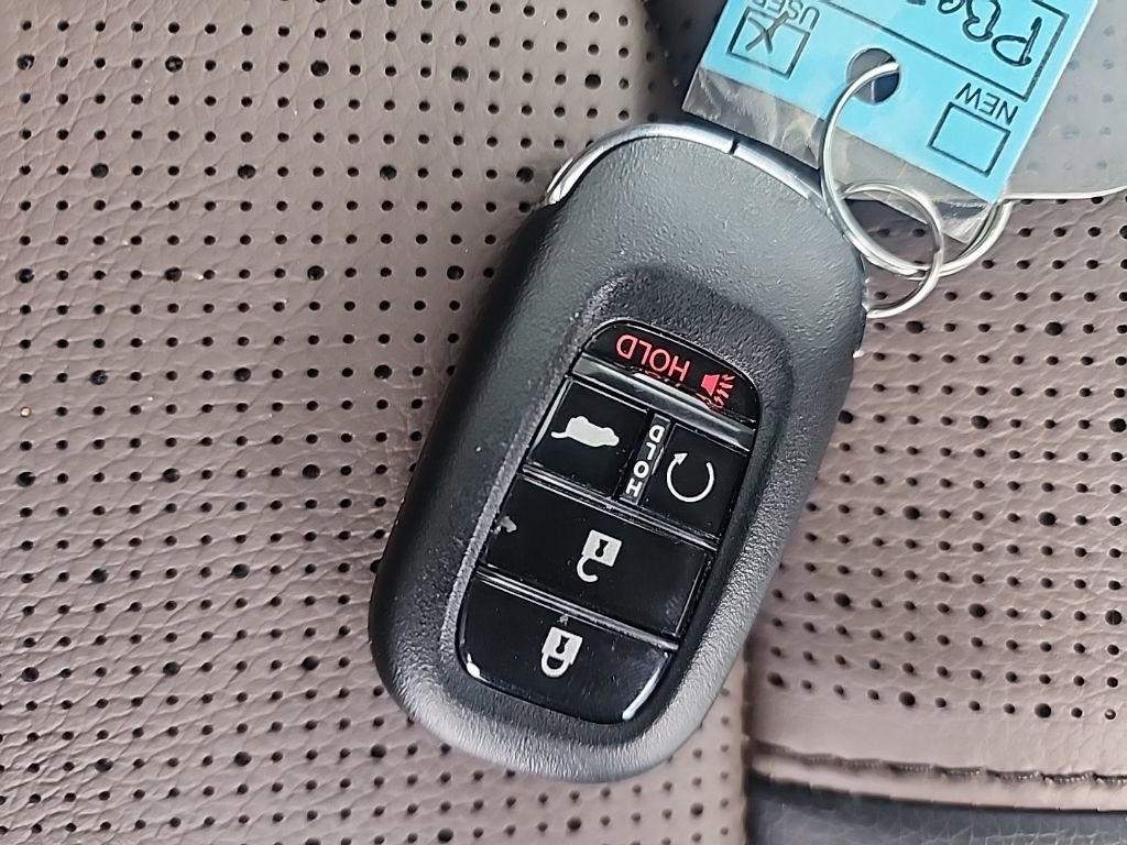 Certified 2024 Honda Pilot Elite image 35