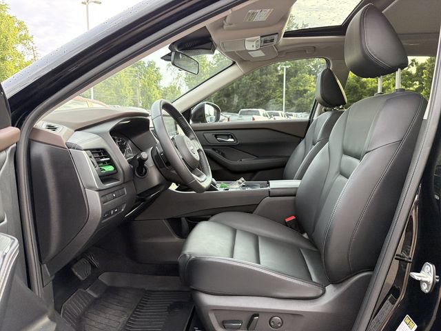 Used 2023 Nissan Rogue SV w/ SV Premium B Package FWD image 11