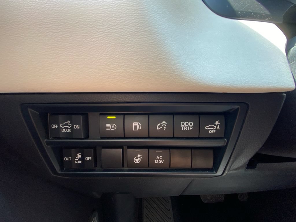 Used 2024 Toyota Tundra Capstone AWD/4WD image 18
