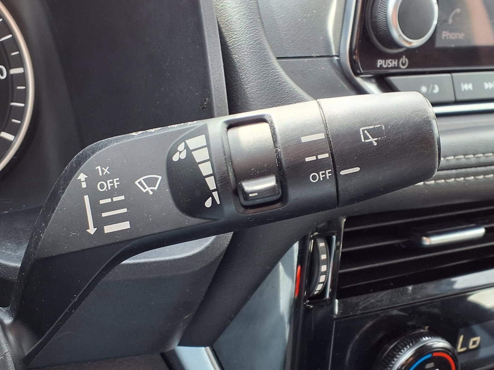 Used 2022 Nissan Rogue SV image 25