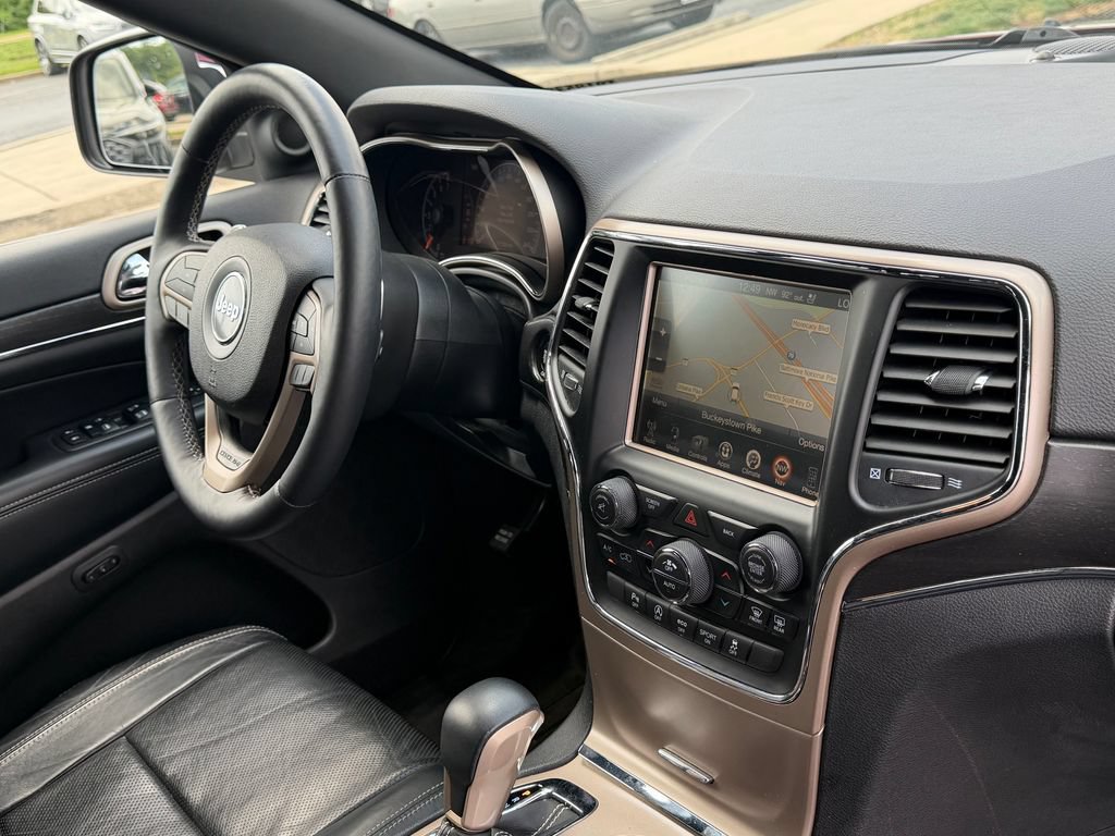 Used 2017 Jeep Grand Cherokee Limited w/ Luxury Group II AWD/4WD image 13