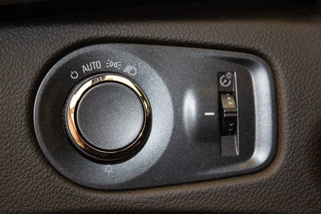 Used 2015 Cadillac SRX Luxury w/ Driver Awareness Package image 33