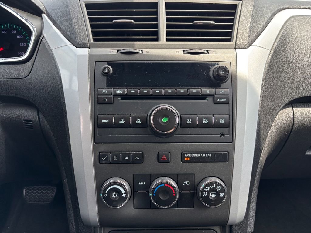 Used 2010 Chevrolet Traverse LT FWD image 25