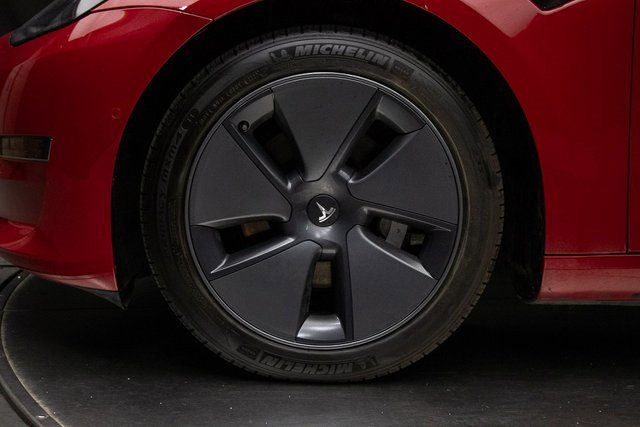 Used 2022 Tesla Model 3 Standard Range image 8