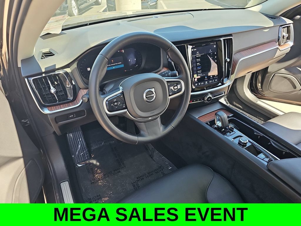 Used 2025 Volvo V60 B5 Cross Country Plus AWD/4WD image 16