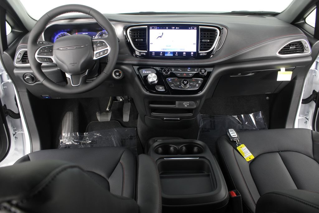 New 2027 Chrysler Pacifica Select FWD image 9