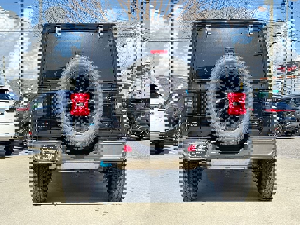 Used 2022 Jeep Wrangler Unlimited Sahara 4xe image 7