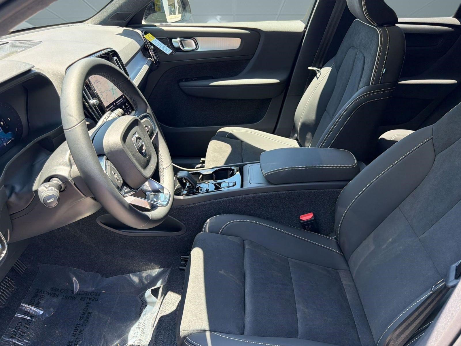 New 2026 Volvo XC40 B5 Ultra w/ Climate Package AWD/4WD image 5