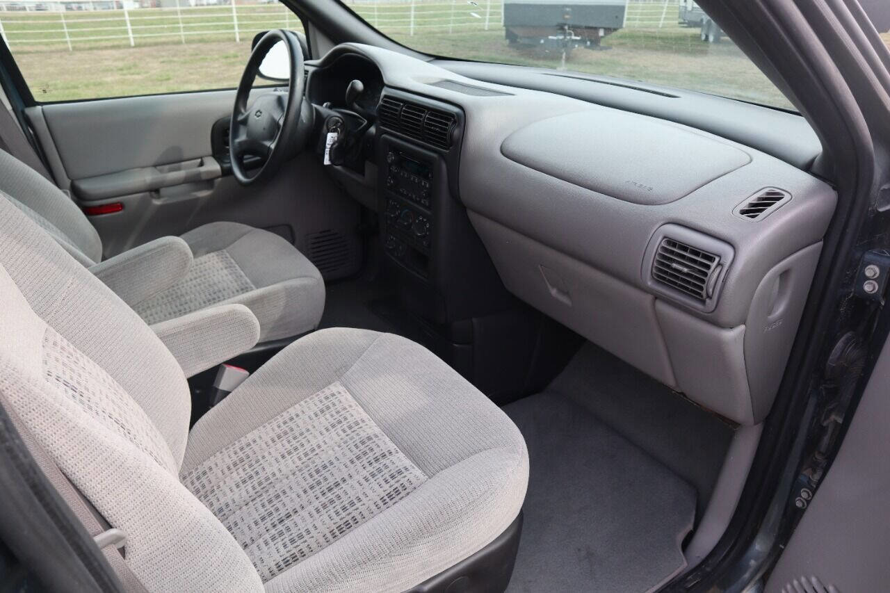 Used 2004 Chevrolet Venture LS w/ Easy Order Package image 33