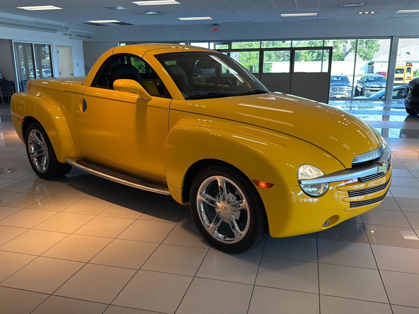 Used 2006 Chevrolet SSR w/ Preferred Equipment Group RWD image 7