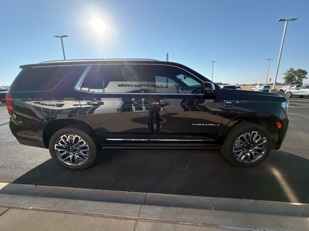Used 2024 GMC Yukon Denali Ultimate AWD/4WD image 6