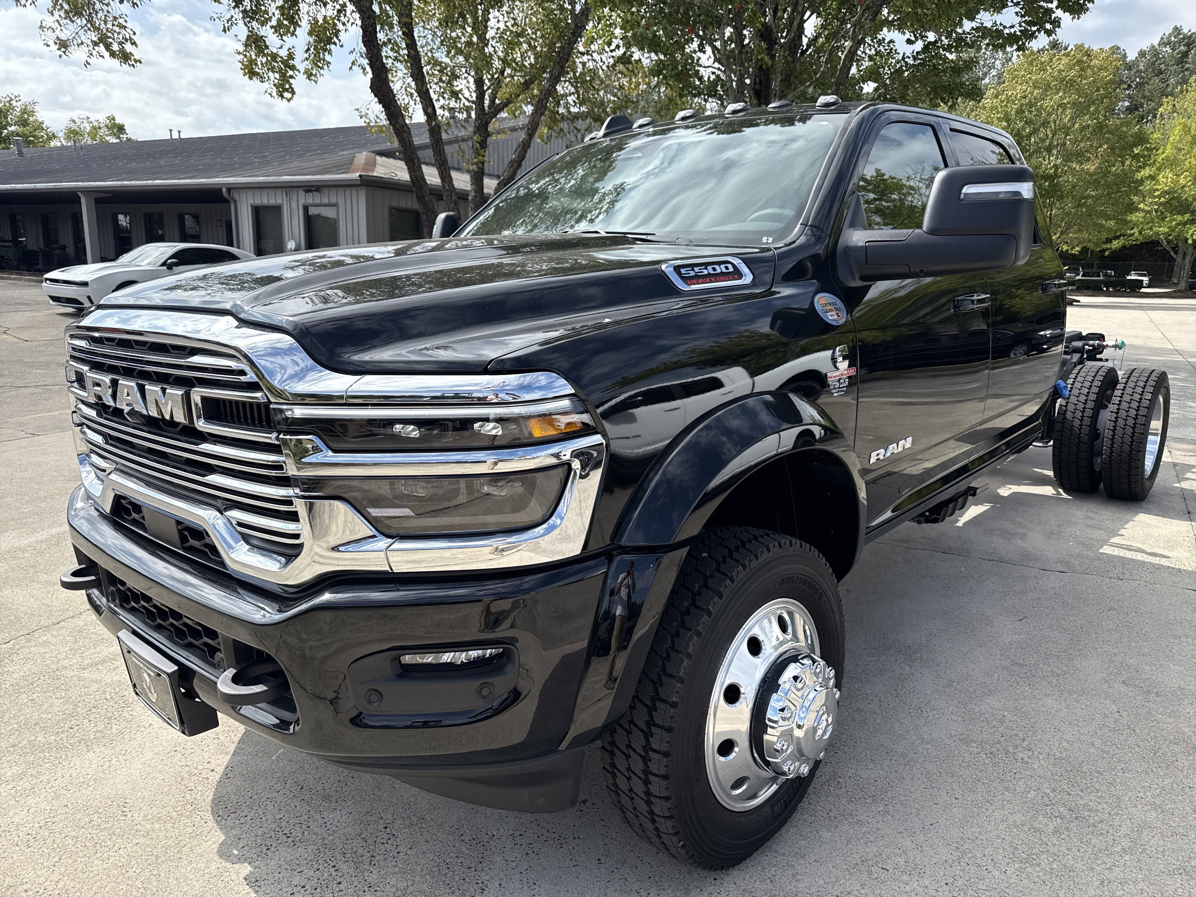 New 2026 RAM 5500 4x4 Crew Cab image 3