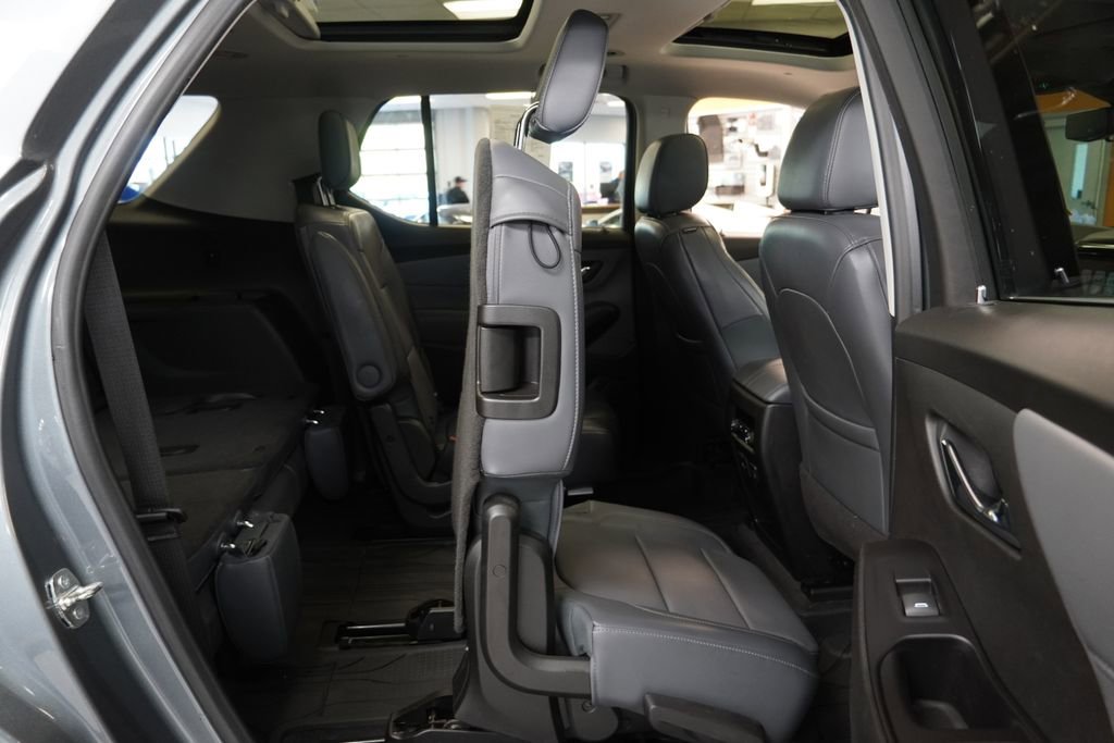 Used 2018 Chevrolet Traverse LT w/ LPO, Cargo Package AWD/4WD image 35