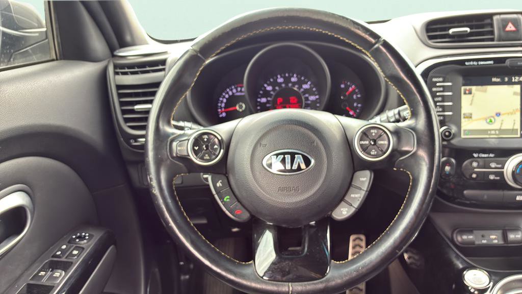 Used 2015 Kia Soul + w/ Primo Package FWD image 18