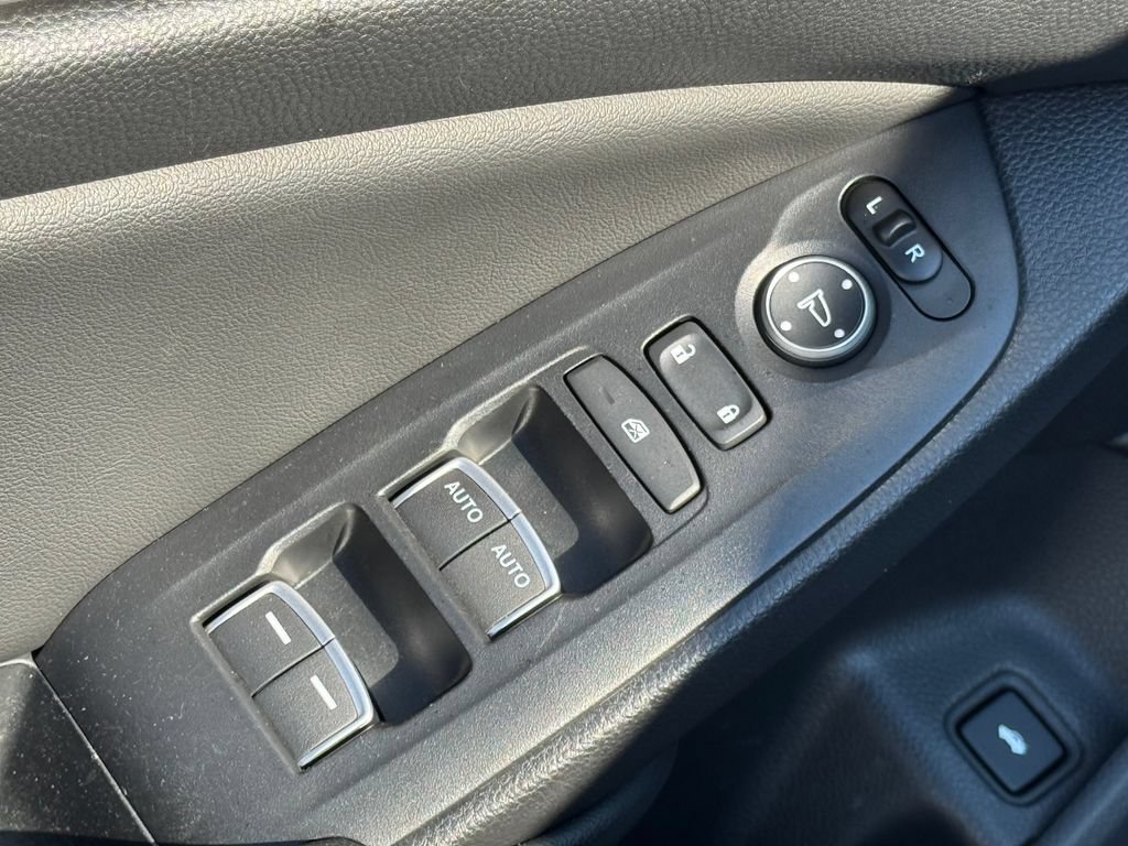 Used 2019 Honda Accord Sport image 9