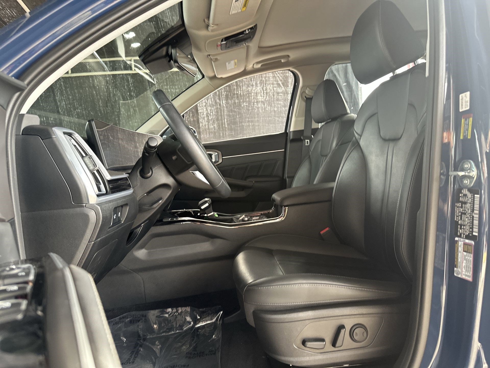 Used 2025 Kia Sorento SX image 13