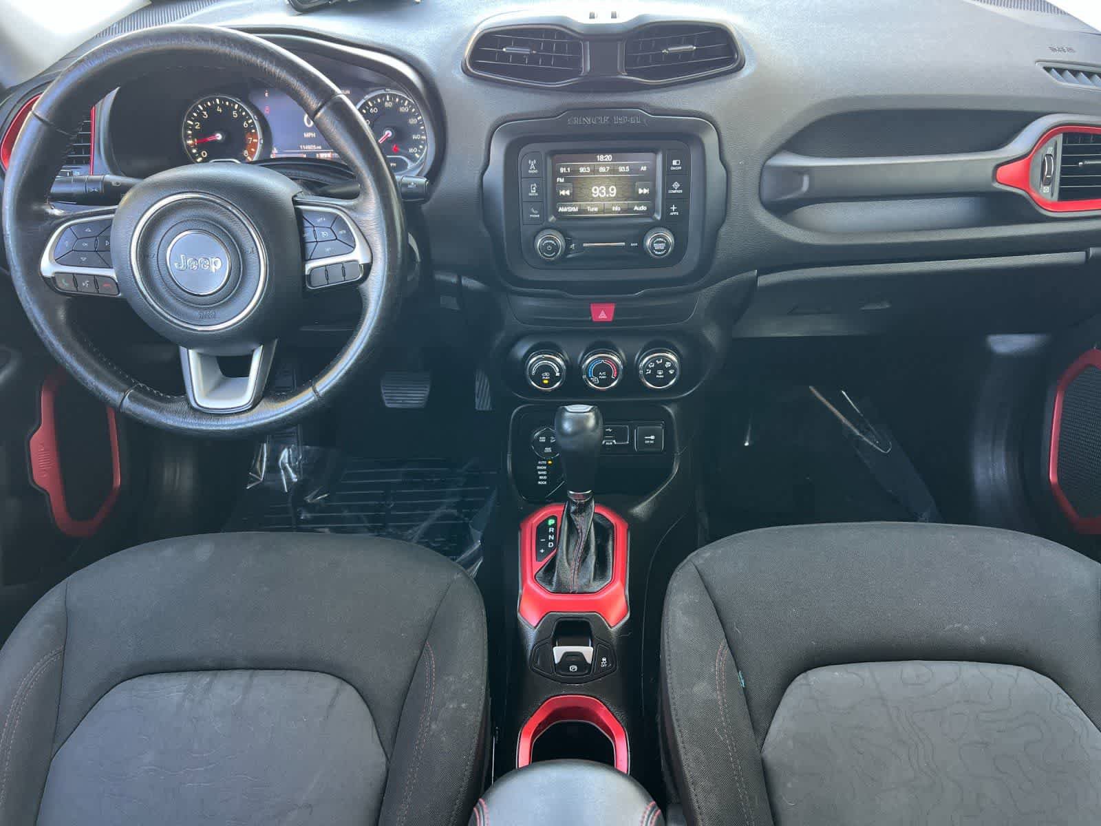 Used 2016 Jeep Renegade Trailhawk video 4