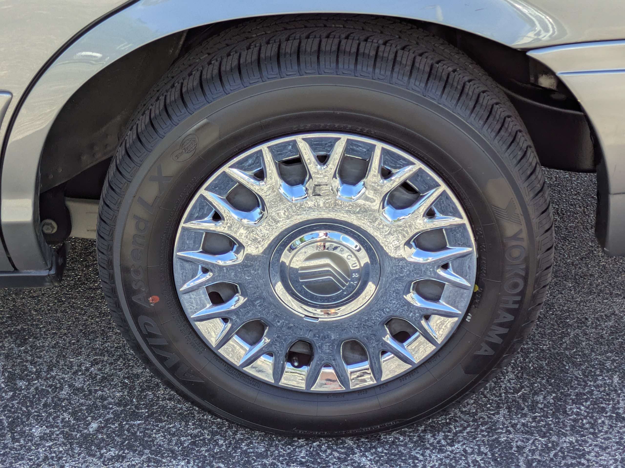 Used 2003 Mercury Grand Marquis GS RWD image 11