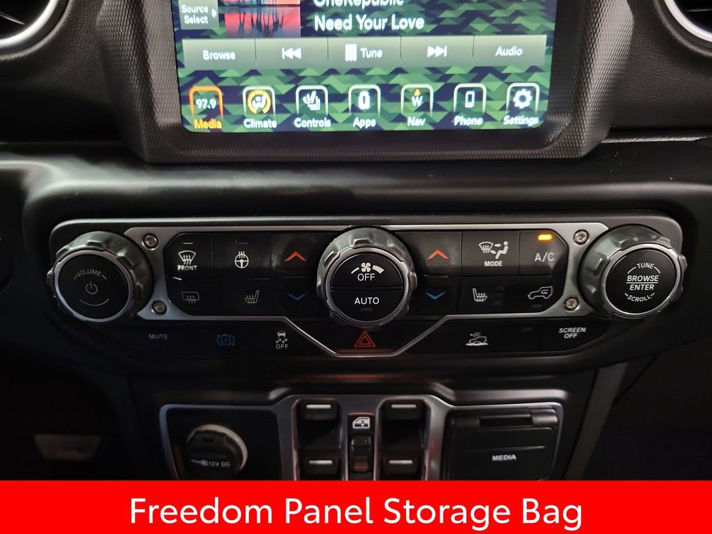 Used 2023 Jeep Wrangler Unlimited Sahara w/ Cold Weather Group AWD/4WD image 18