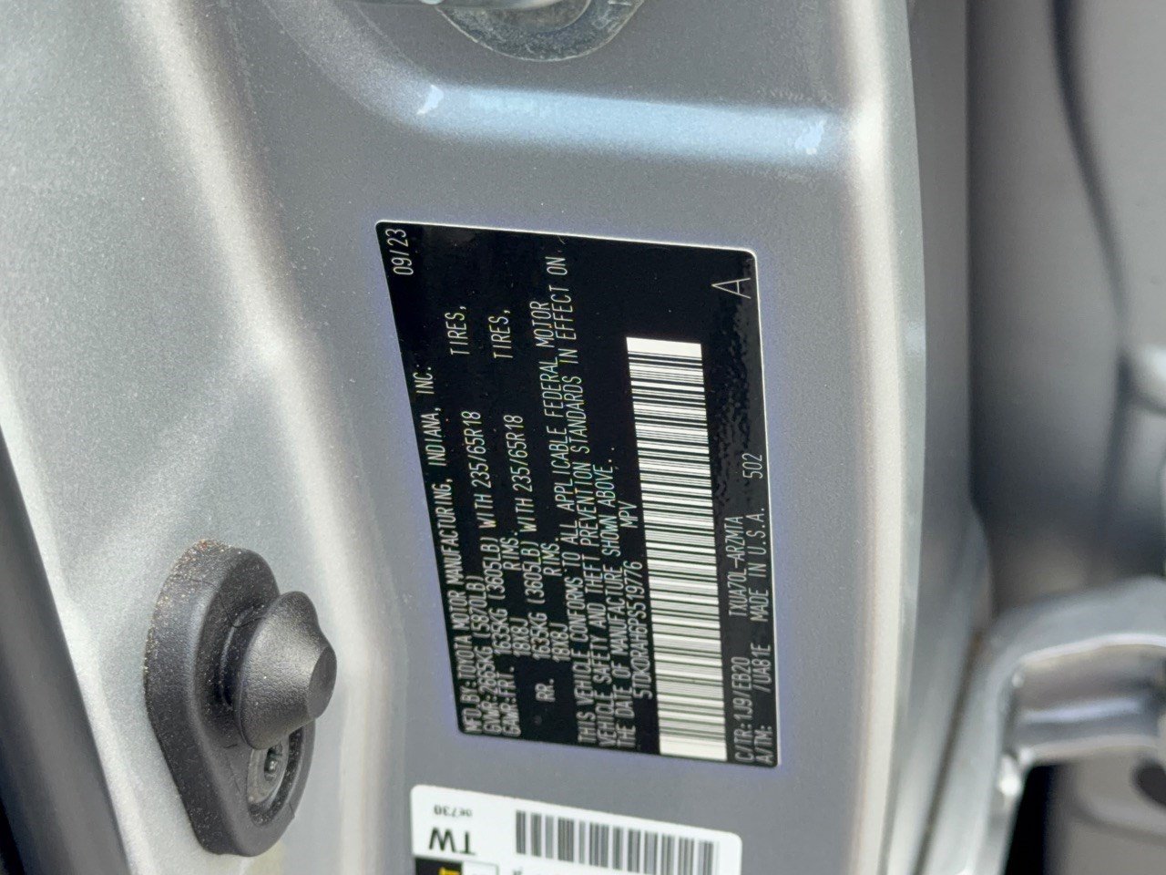 Used 2023 Toyota Highlander XLE FWD image 32
