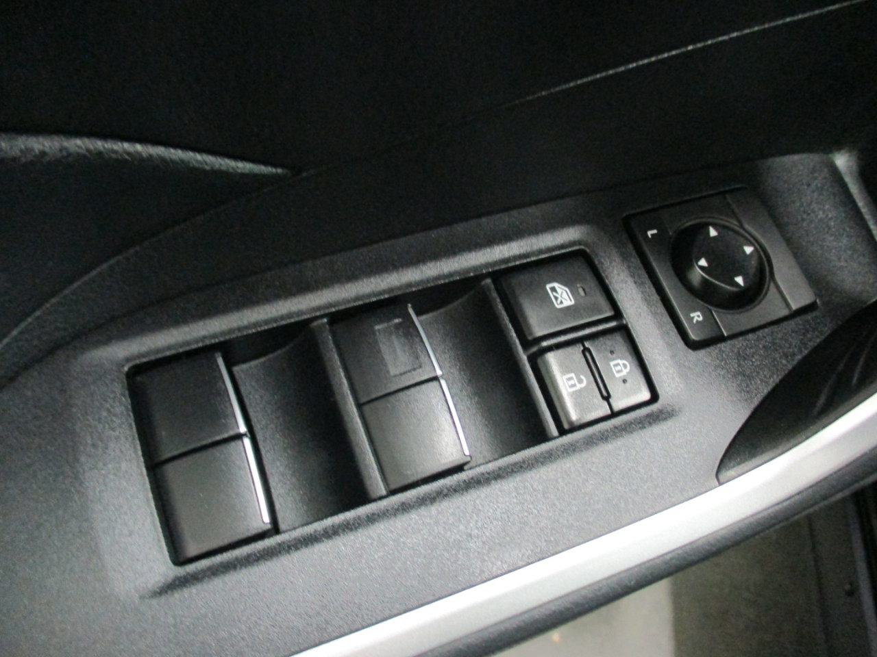 Used 2021 Toyota RAV4 XLE Premium image 17