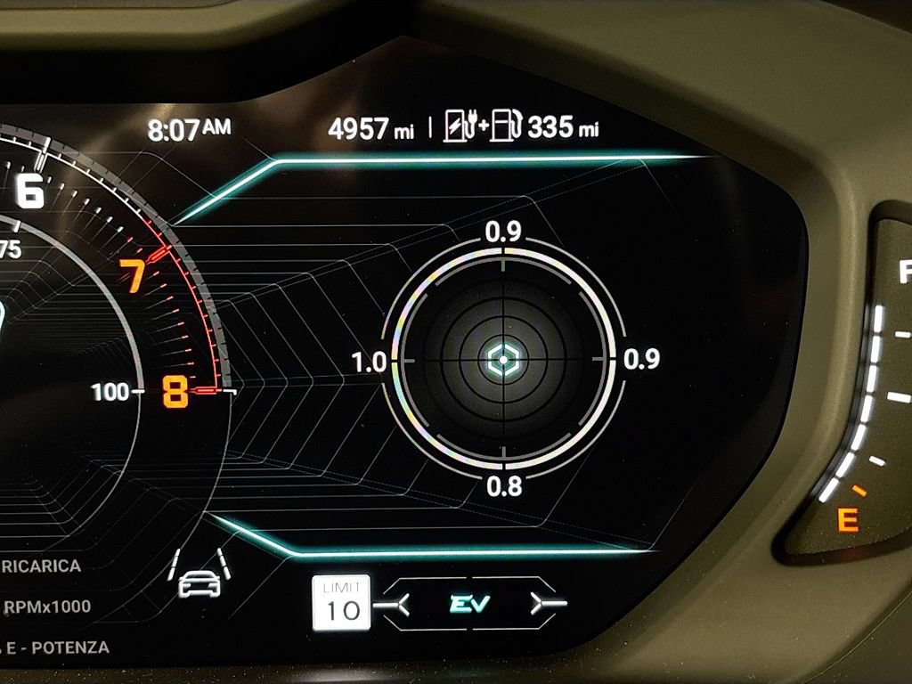 Used 2025 Lamborghini Urus SE AWD/4WD image 11